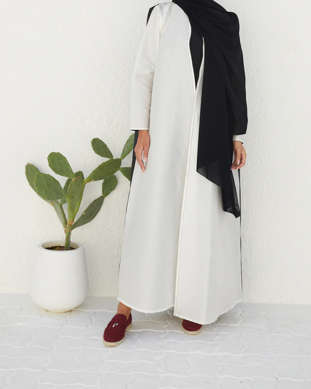 Basic B&W Abaya (A)